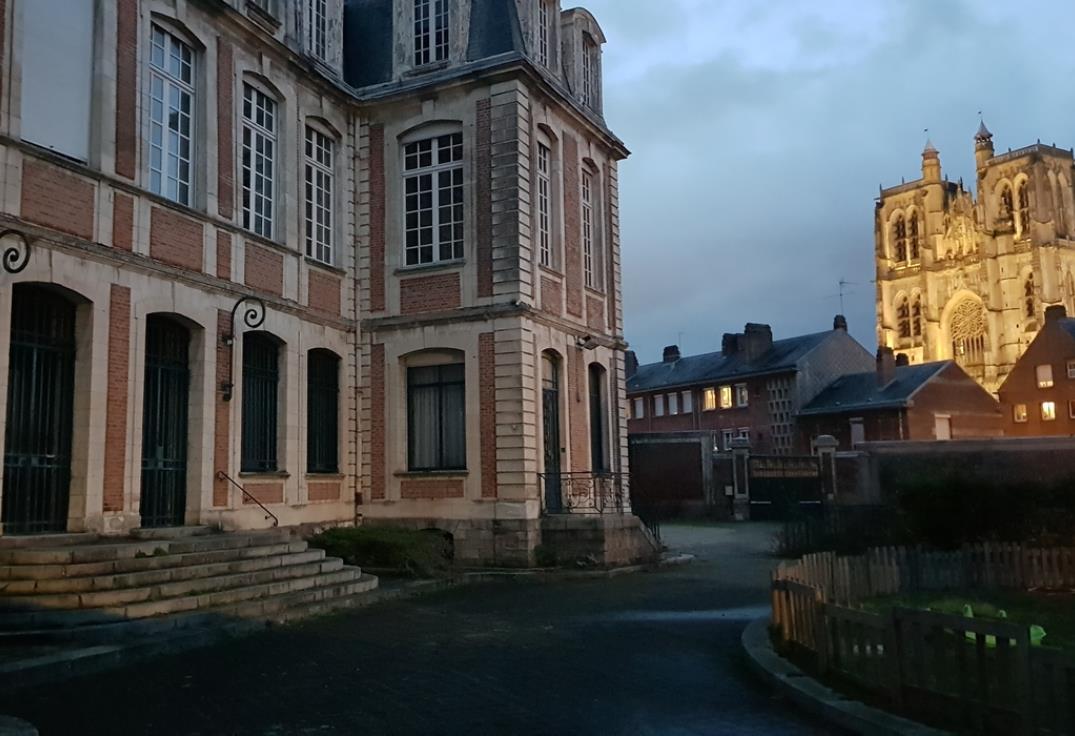 Ancienne Banque de France d'Abbeville et collégiale St Vulfran