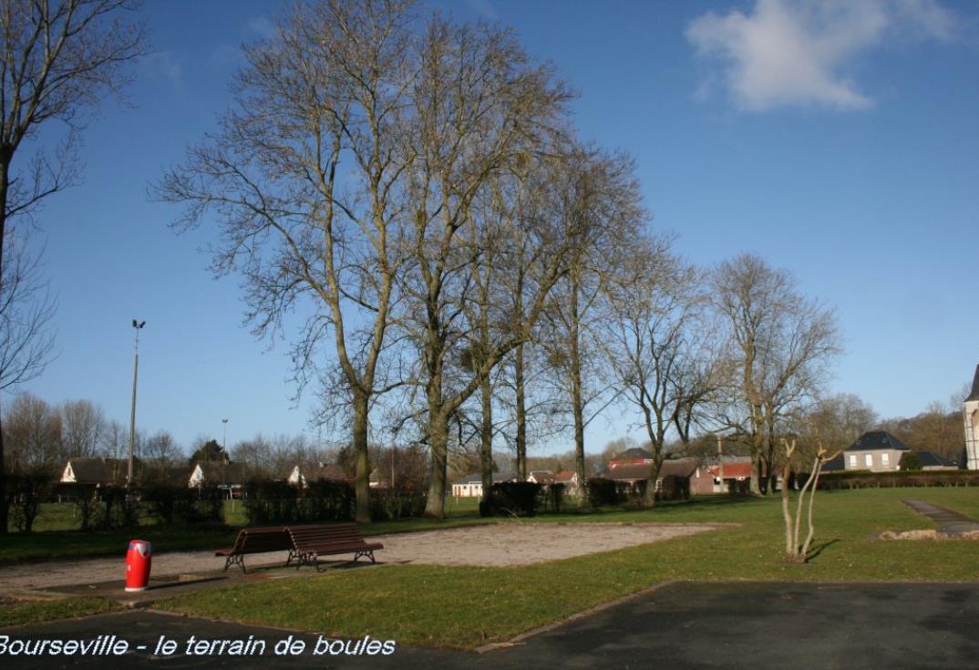 aire camping-car_boulodrome_Bourseville_Somme_Picardie