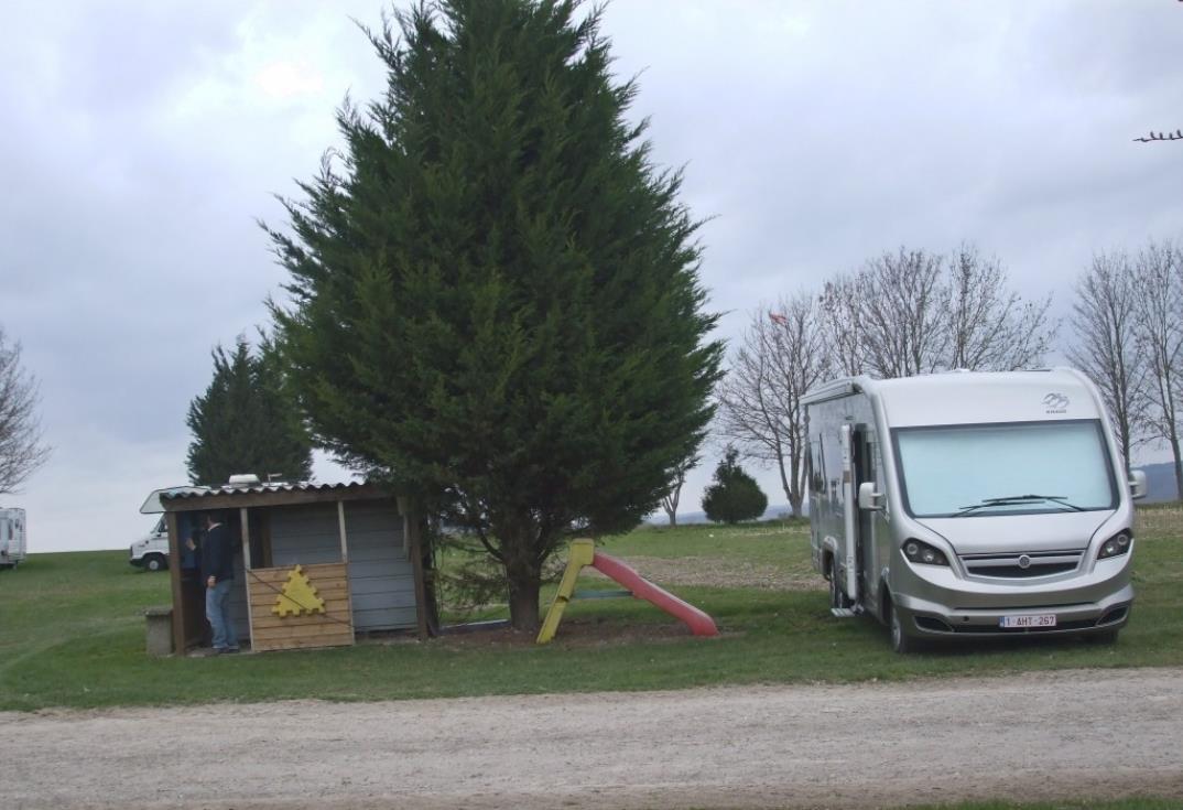 Aire camp-car_emplacement_Picquigny_Somme_Picardie