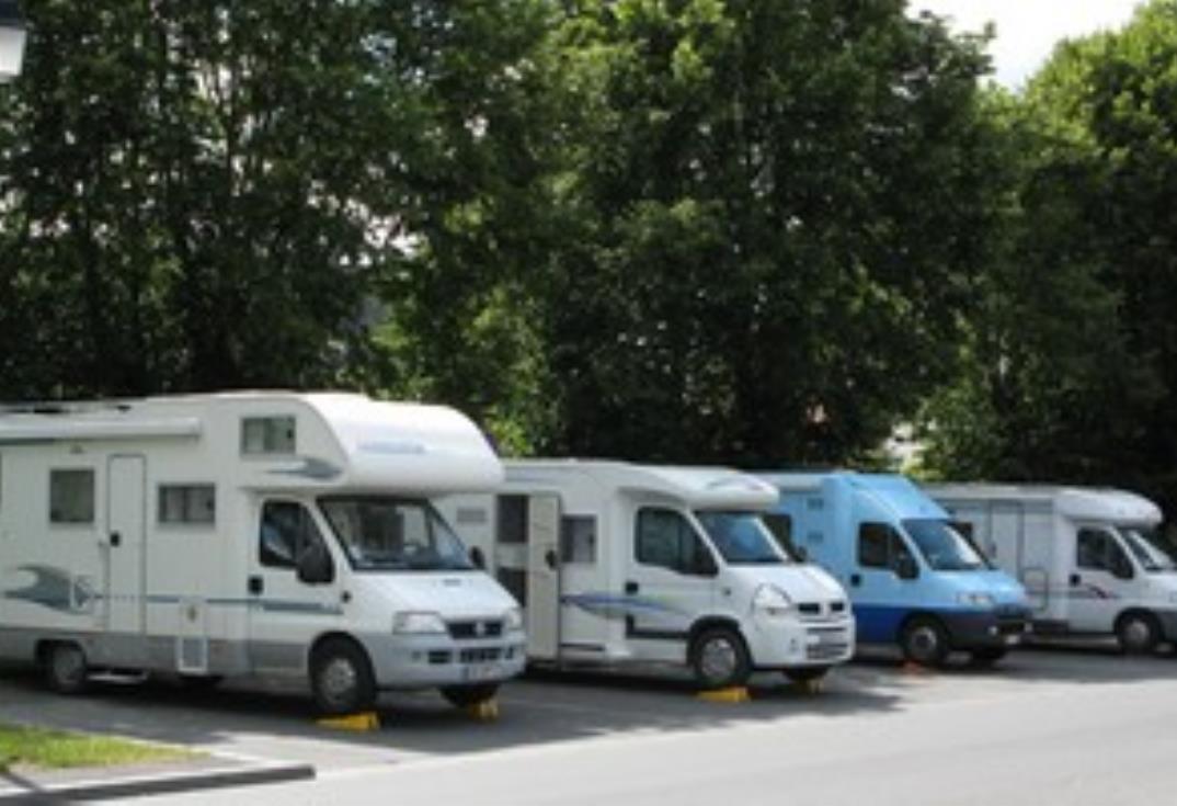 Aire c-car<emplacement<Doullens<Somme<Picardie