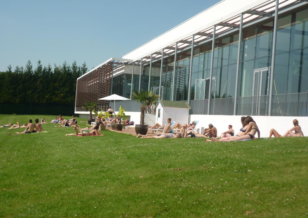 Alméo centre aquatique terrasse et solarium à moreuil
