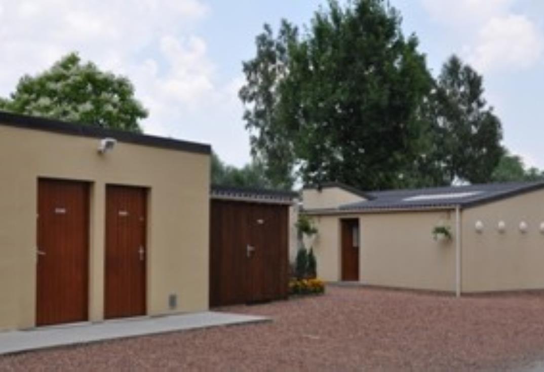 Camping municipal<vue sanitaires<Picquigny<Somme<Picardie