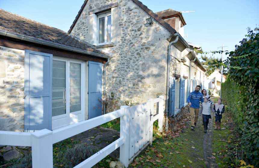 A stroll around Pierrefonds’ charming streets is a must in Northern France