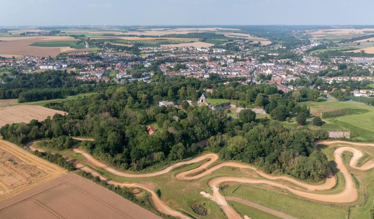 Vue aérienne de la citadelle de Doullens