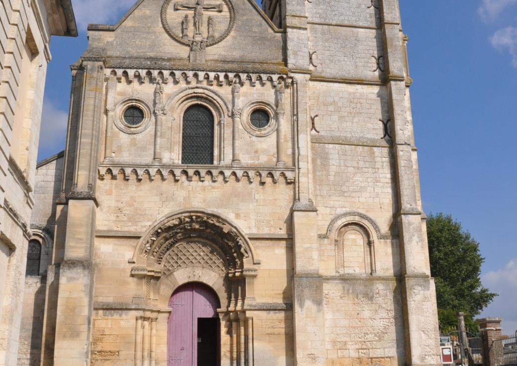 Eglise abbatiale de Berteaucourt-lès-Dames