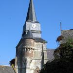 Eglise fortifiée < Macquigny < Aisne < Picardie
