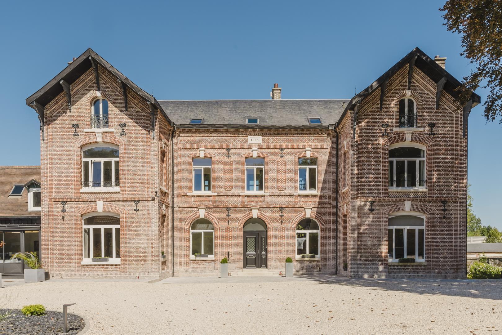 PICQUIGNY Aura Castle - Gîtes de France