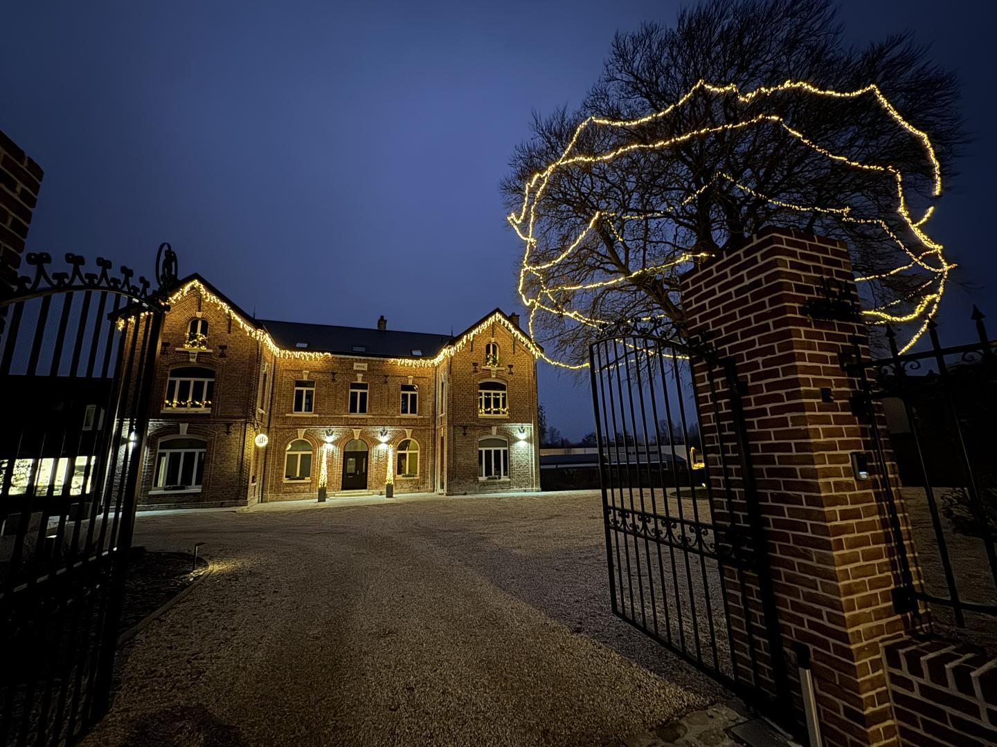 PICQUIGNY Aura Castle - Gîtes de France