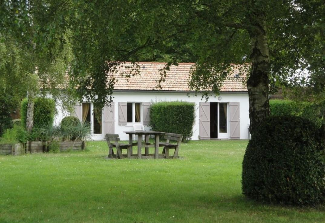 SAINT-QUENTIN-EN-TOURMONT Residence des oiseaux