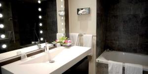 HOTPIC0800010001_Mercure Abbeville Centre_Suite Balnéo_Abbeville_Somme_HDF