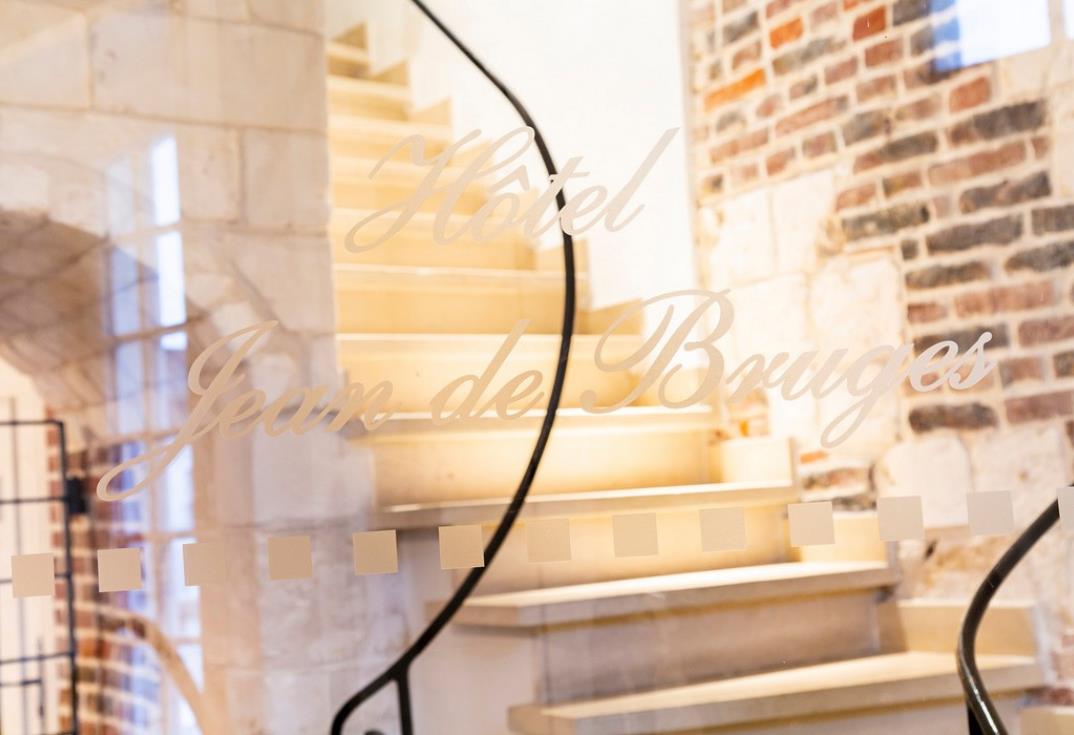 HOTPIC0800010085-Jean-de-Bruges-escalier-Saint-Riquier-Somme-HautsdeFrance