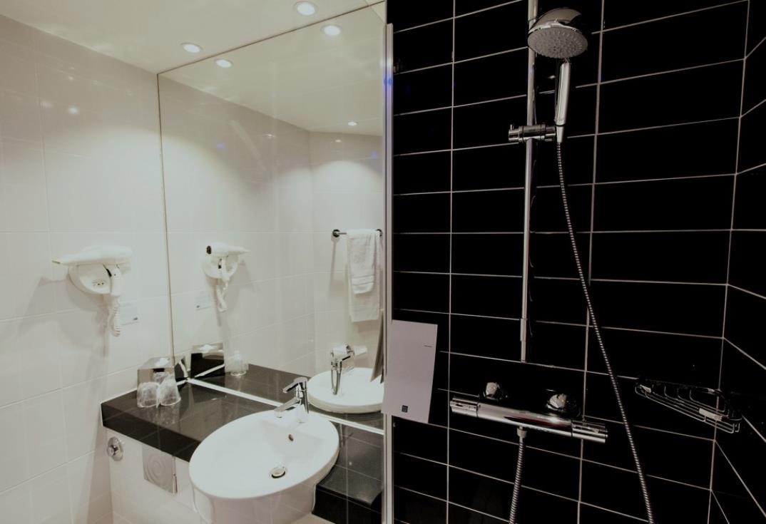 Holiday Inn Express_SDB_Amiens_Somme_Picardie