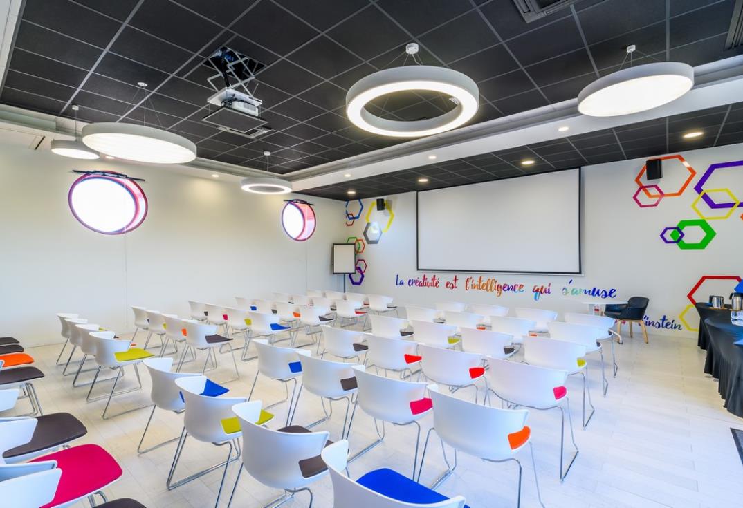 HOTPIC080V50OIUV-Quality-Hotel-Amiens-Meetingroom-4-Poulainville-Somme-HautsdeFrance