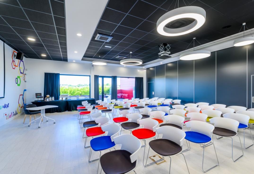 HOTPIC080V50OIUV-Quality-Hotel-Amiens-Meetingroom-5-Poulainville-Somme-HautsdeFrance