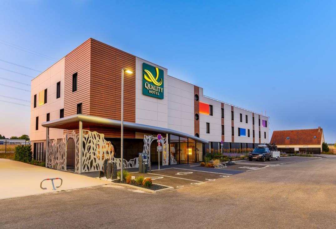 HOTPIC080V50OIUV-Quality-Hotel-Amiens-ext-1-Poulainville-Somme-HautsdeFrance