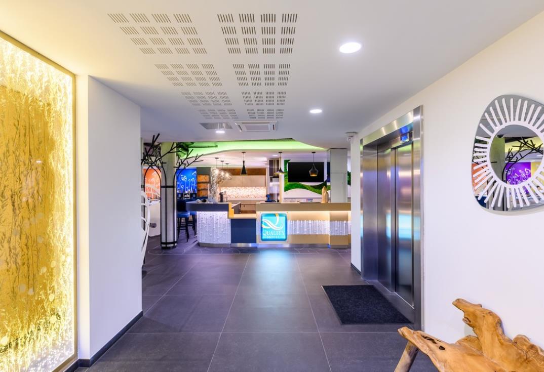 HOTPIC080V50OIUV-Quality-Hotel-Amiens-lobby-1-Poulainville-Somme-HautsdeFrance-2