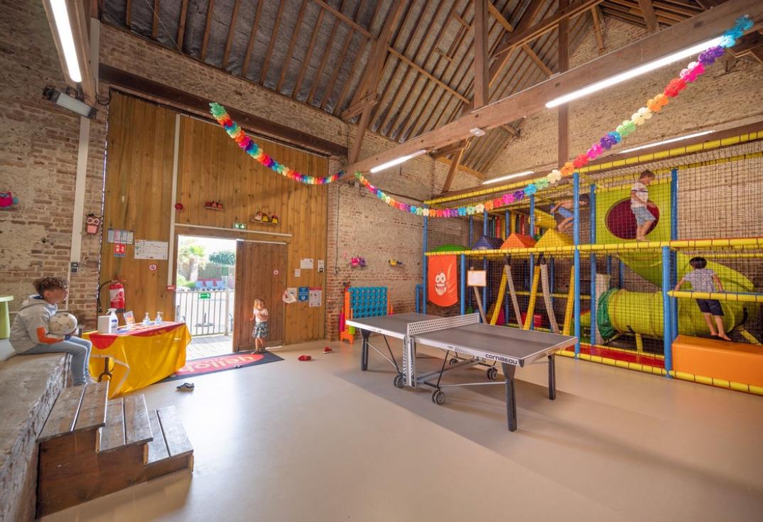 HPAPIC0800010513_Yellow Village le Ridin_espace jeux_Le Crotoy_Somme_HautsdeFrance