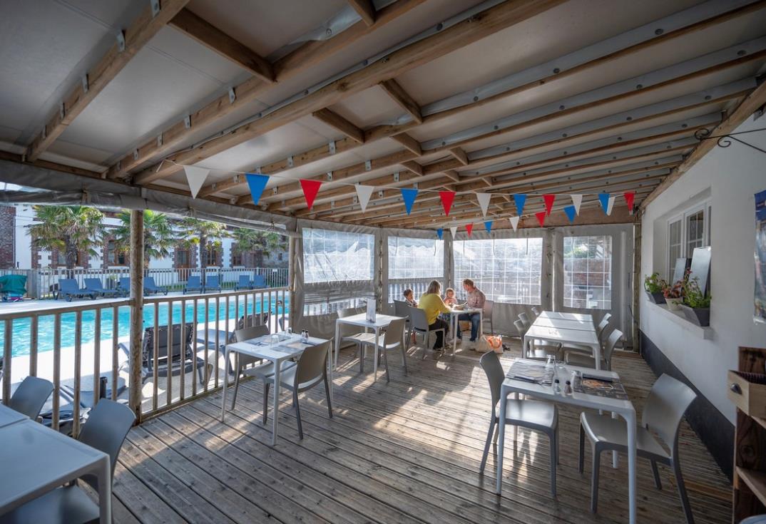 HPAPIC0800010513_Yellow Village le Ridin_terrasse_Le Crotoy_Somme_HautsdeFrance