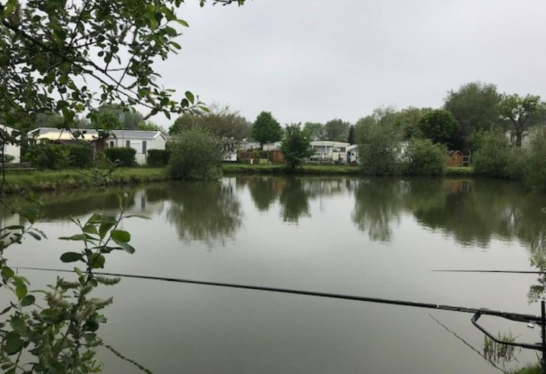 HPAPIC0800010522-Camping-de-la-Maye-peche3-Rue-Somme-HautsdeFrance