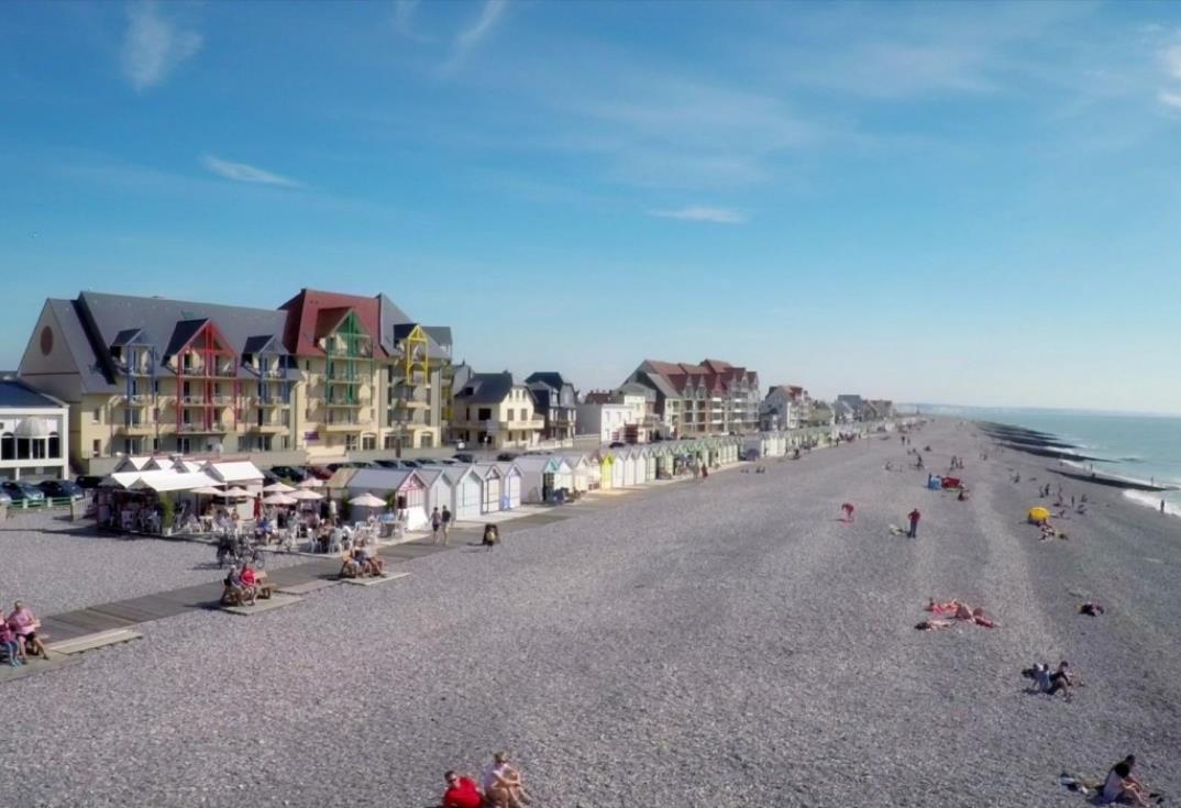 HPAPIC0800010523_Les galets de la Mollière_vue plage_Cayeux sur Mer_Somme_Picardie