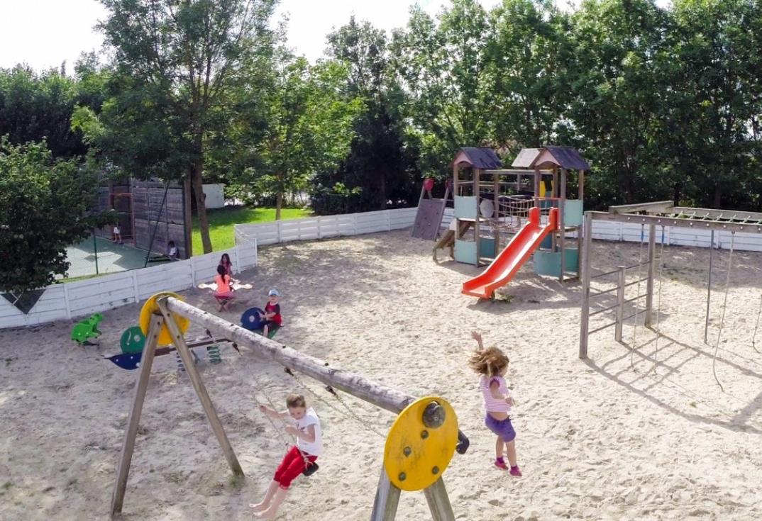Camping la Haie Penée_aire de jeux_St Quentin en Tt_Somme_Picardie_HautsdeFrance