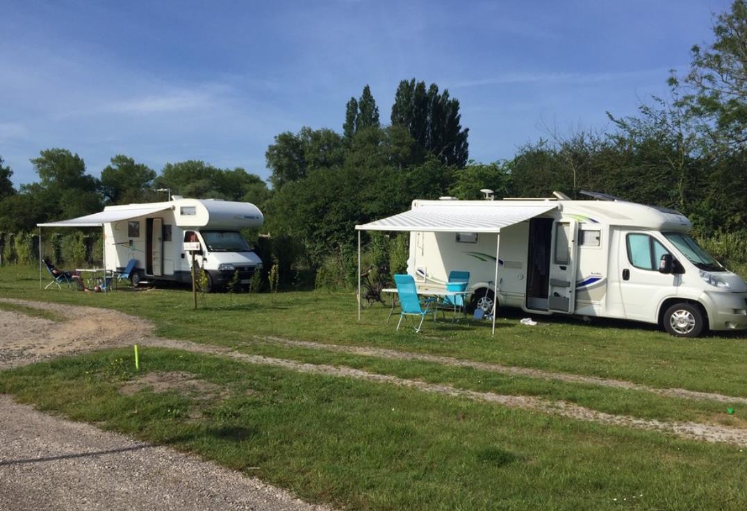 HPAPIC0800010585-Camping-Le-Clos-des-Genets-stationnement-camping-car-Quend-Somme-HautsdeFrance