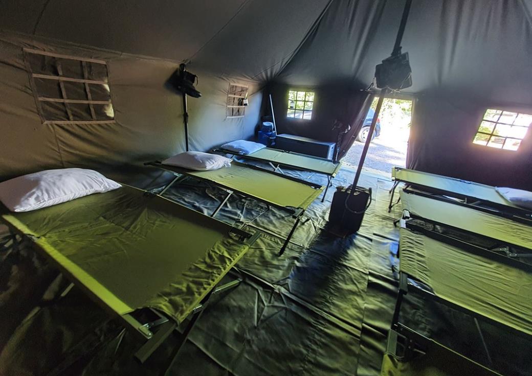 HPAPIC0800010593_Camping le Brochet_int tente militaire_Péronne_Somme_HautsdeFrance