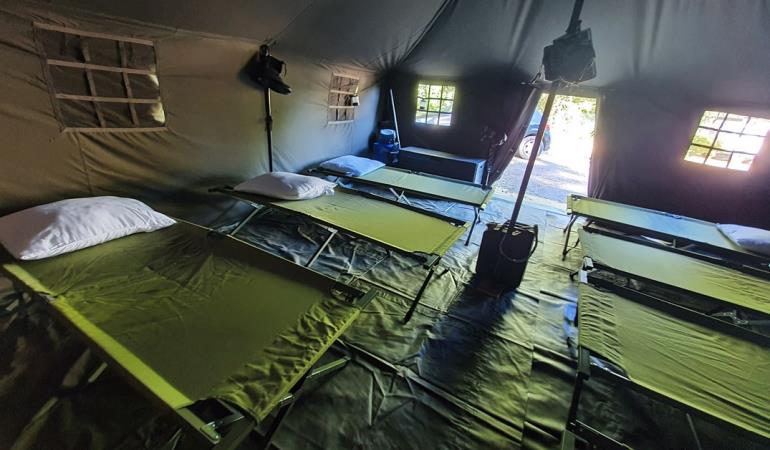 HPAPIC0800010593_Camping le Brochet_int tente militaire_Péronne_Somme_HautsdeFrance