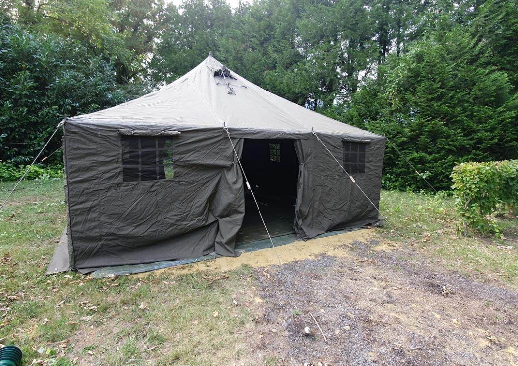 HPAPIC0800010593_Camping le Brochet_tente militaire_Péronne_Somme_HautsdeFrance