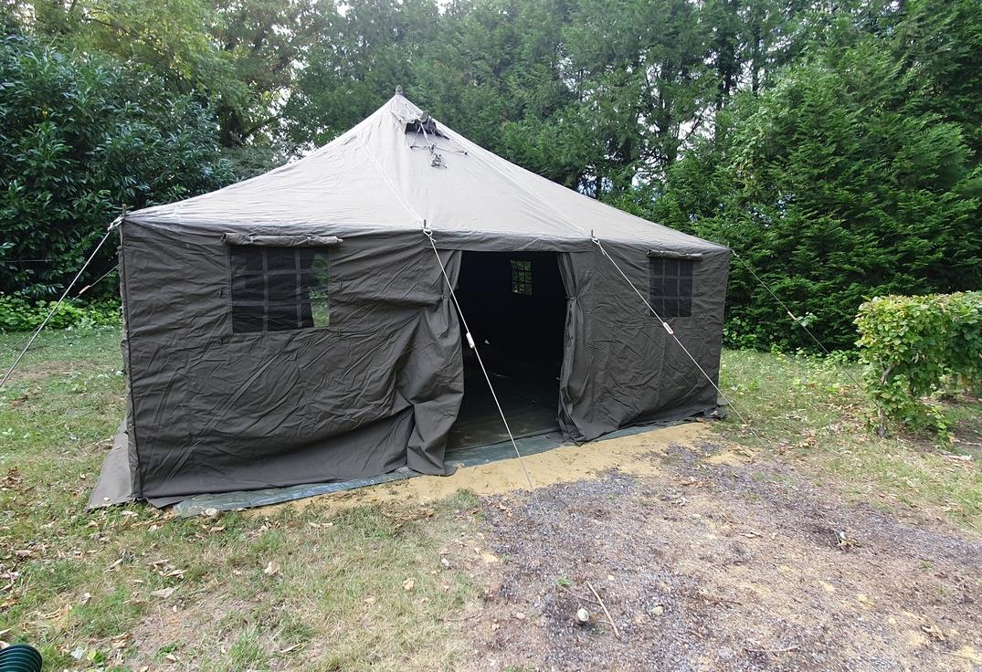 HPAPIC0800010593_Camping le Brochet_tente militaire_Péronne_Somme_HautsdeFrance