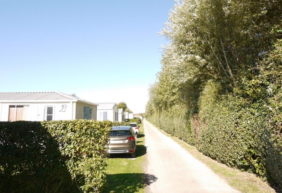 HPAPIC080FS00015-Le-Robinson-allee2-Fort-Mahon-Somme-HautsdeFrance