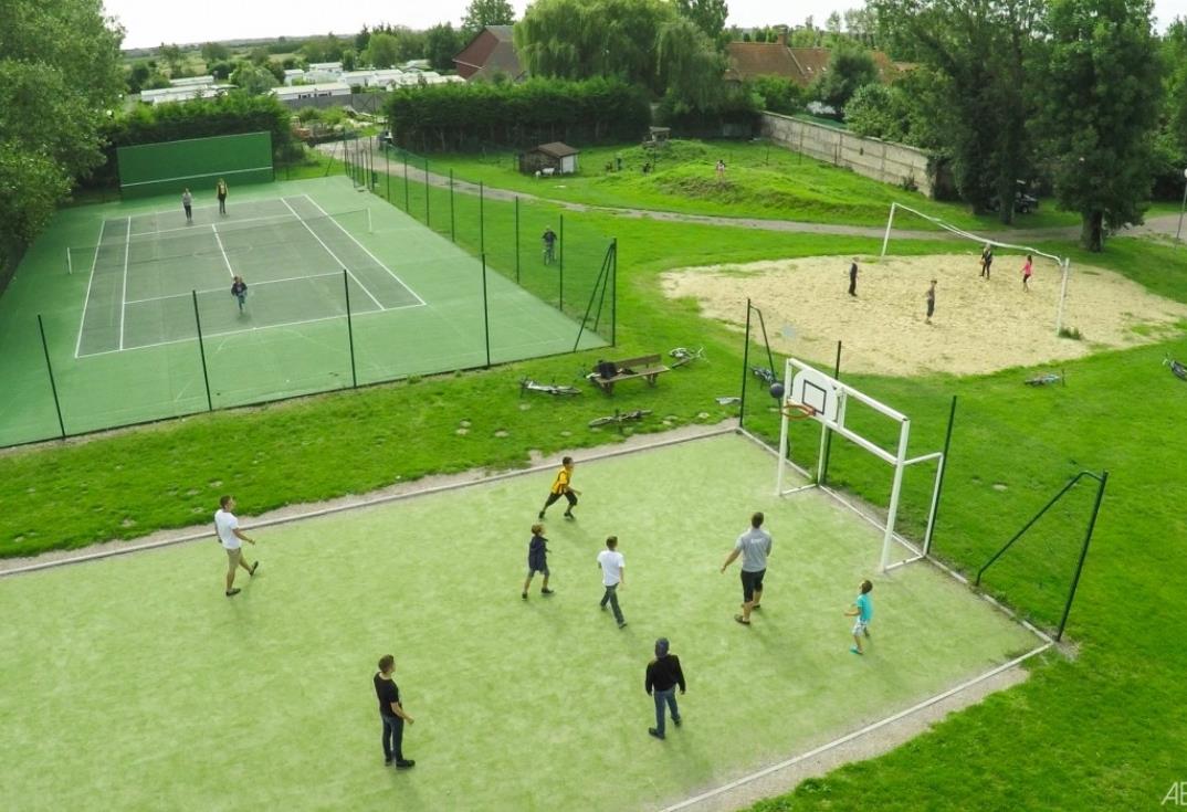 HPAPIC080FS00033-Le-Tarteron-terrains-multisports-Le-Crotoy-Somme-HautsdeFrance