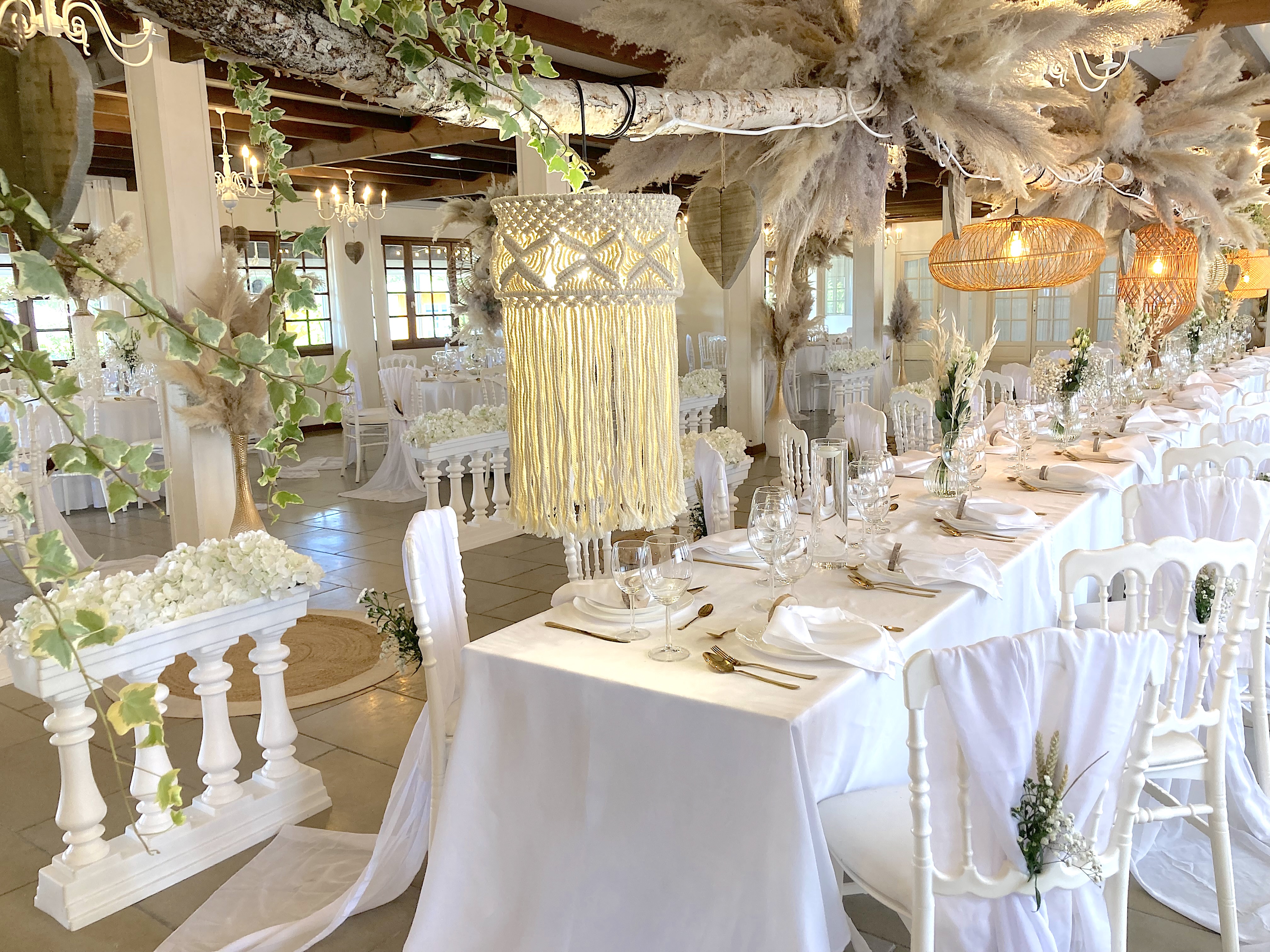 DOMAINE ET SALLES LE COMTE