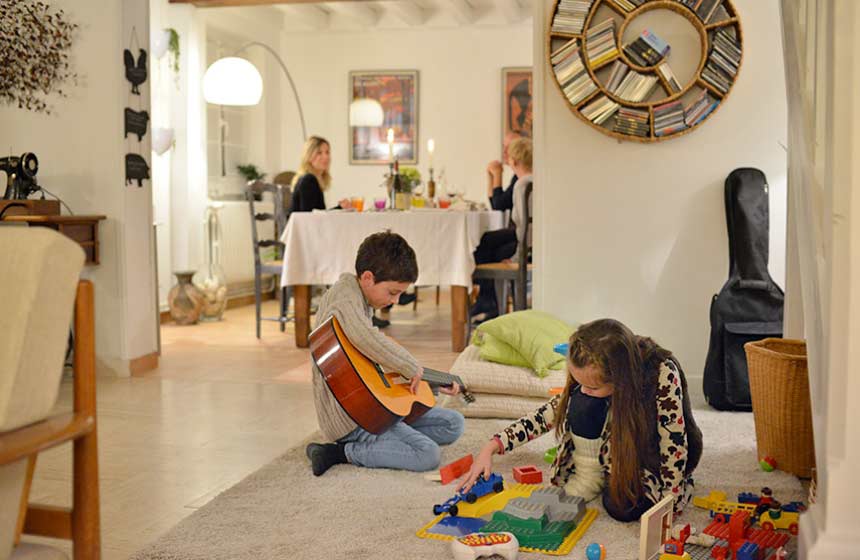 Relax in your family room or enjoy the toys and games available at Les Hauts de Pierrefonds bed and breakfast in Northern France