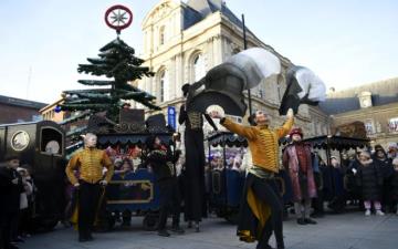 (( Marché de Noël )) Parade : Le grand voyage d