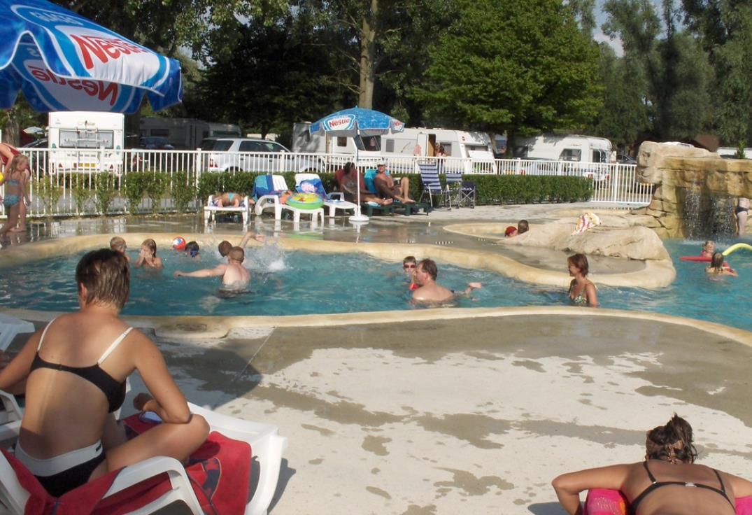 Péronne_campingportdeplaisance_piscine-exterieure