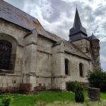 Eglise fortifiée < Macquigny < Aisne < Picardie