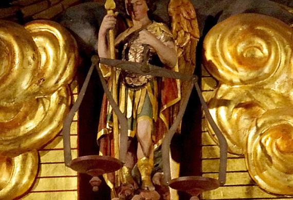 St Michel pesant les âmes - automate de l'horloge astronomique