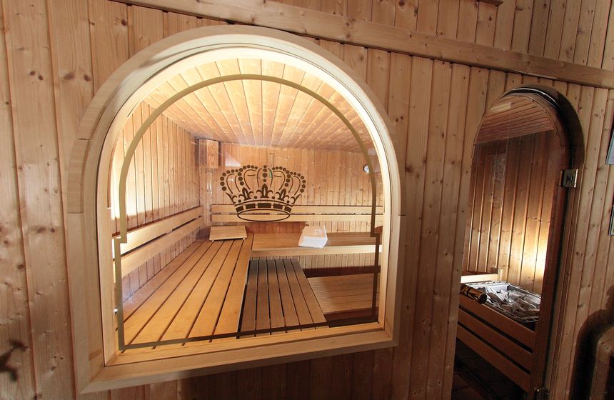 Wind up your day of cultural city visits in Lille by rewinding in the Carlton hotel’s sauna 