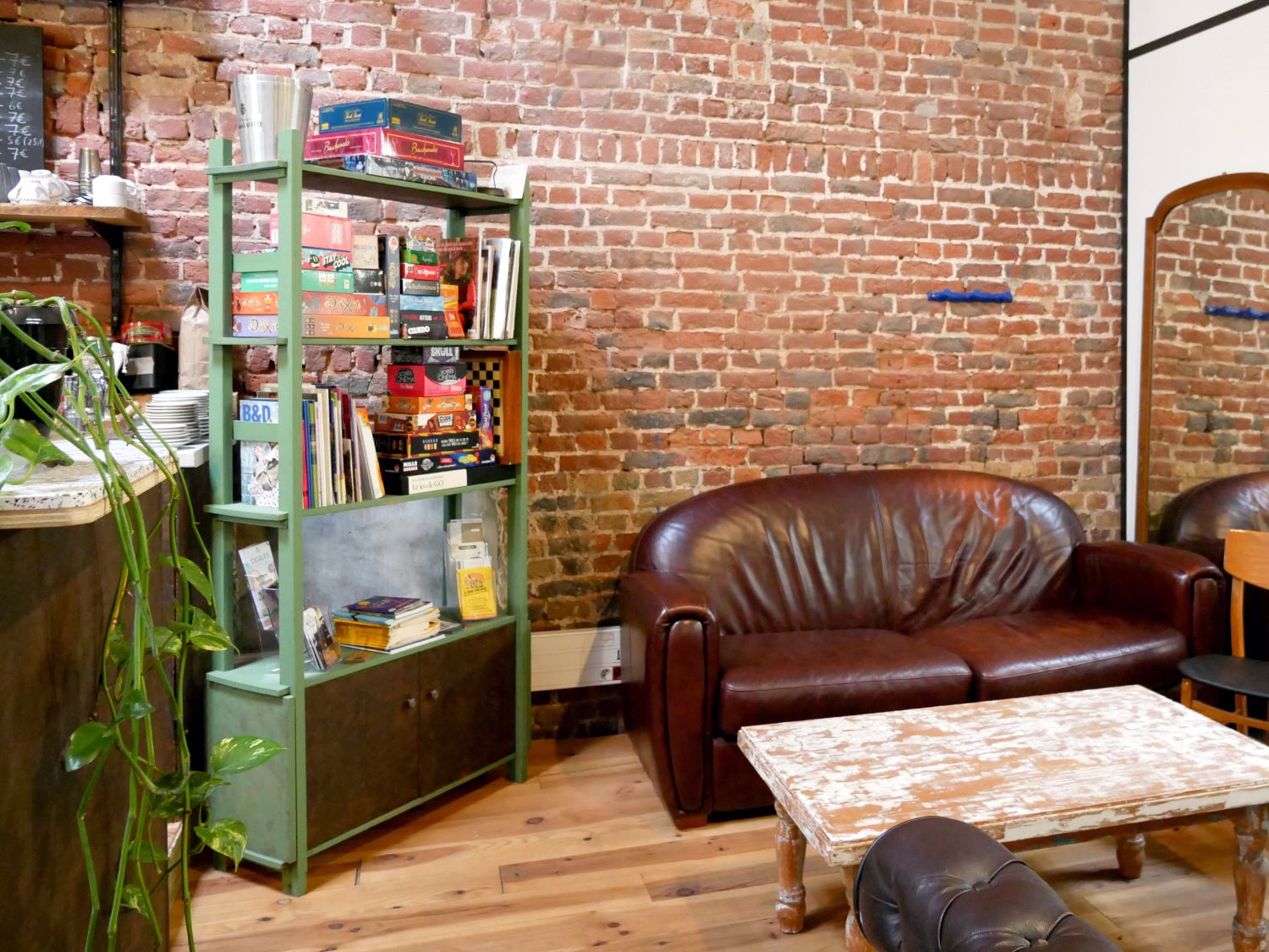 Les Trois Tricoteurs